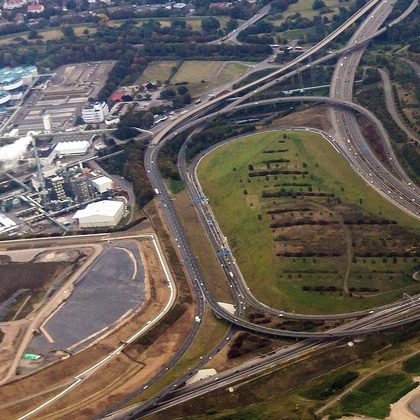 Wegen, spoor en verhard terrein